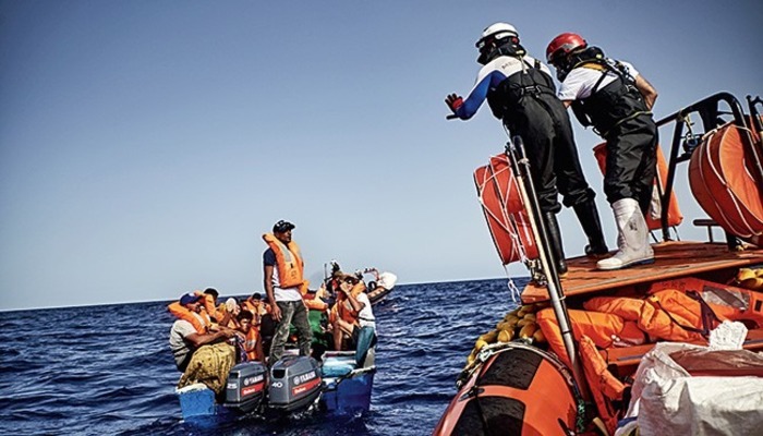   les Canaries   Trois morts  45 survivants dont 44 Marocains secourus dans une embarcation 